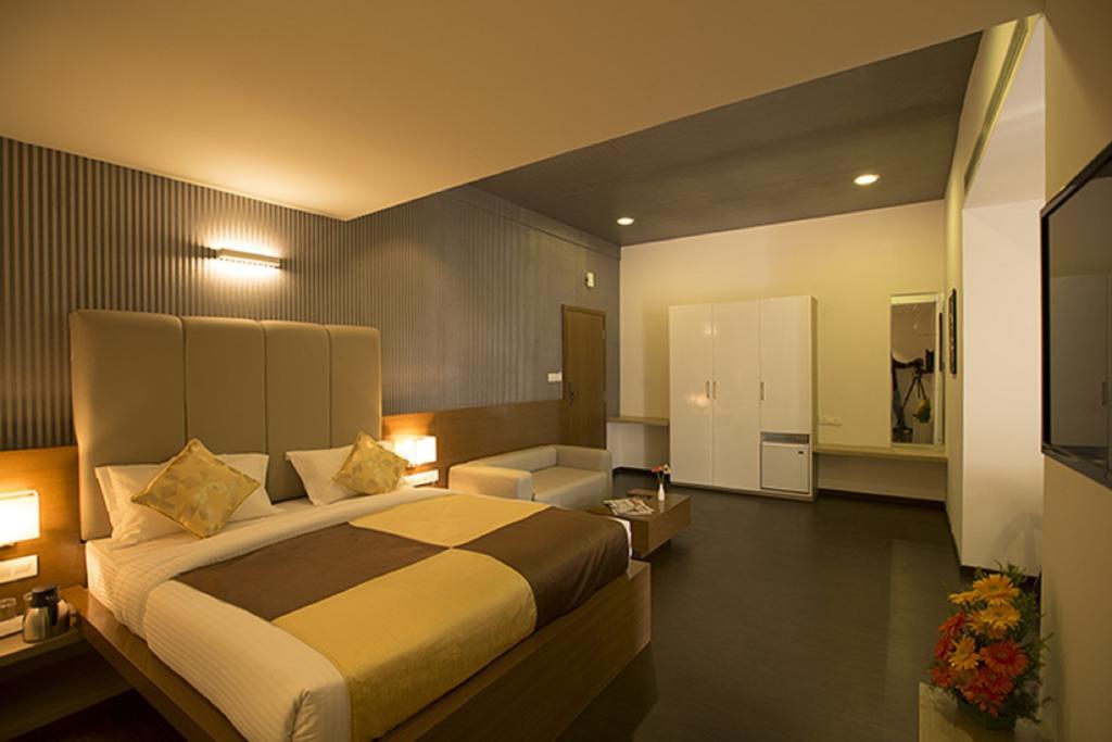 Vinaya Royal Inn Kammasandra Bilik gambar