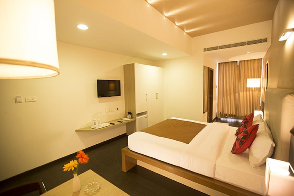 Vinaya Royal Inn Kammasandra Bilik gambar