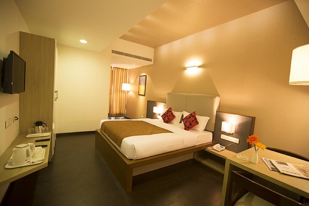 Vinaya Royal Inn Kammasandra Bilik gambar