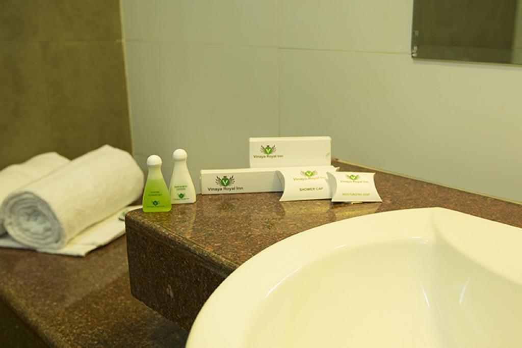 Vinaya Royal Inn Kammasandra Bilik gambar